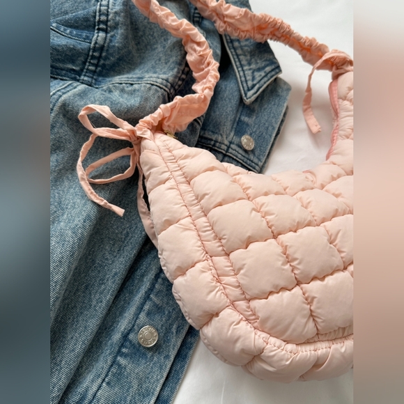 Bubble Bliss Ruched Bag - Blush Pink - Picture 4 of 10